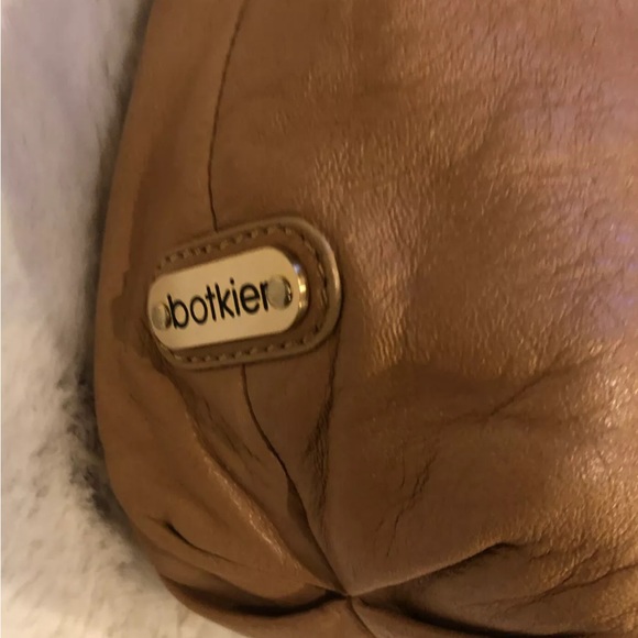 Botkier Soft Tan Leather Satchel Hobo Bag w/Gold Hardware, Chain & Dust Bag - Picture 11 of 12